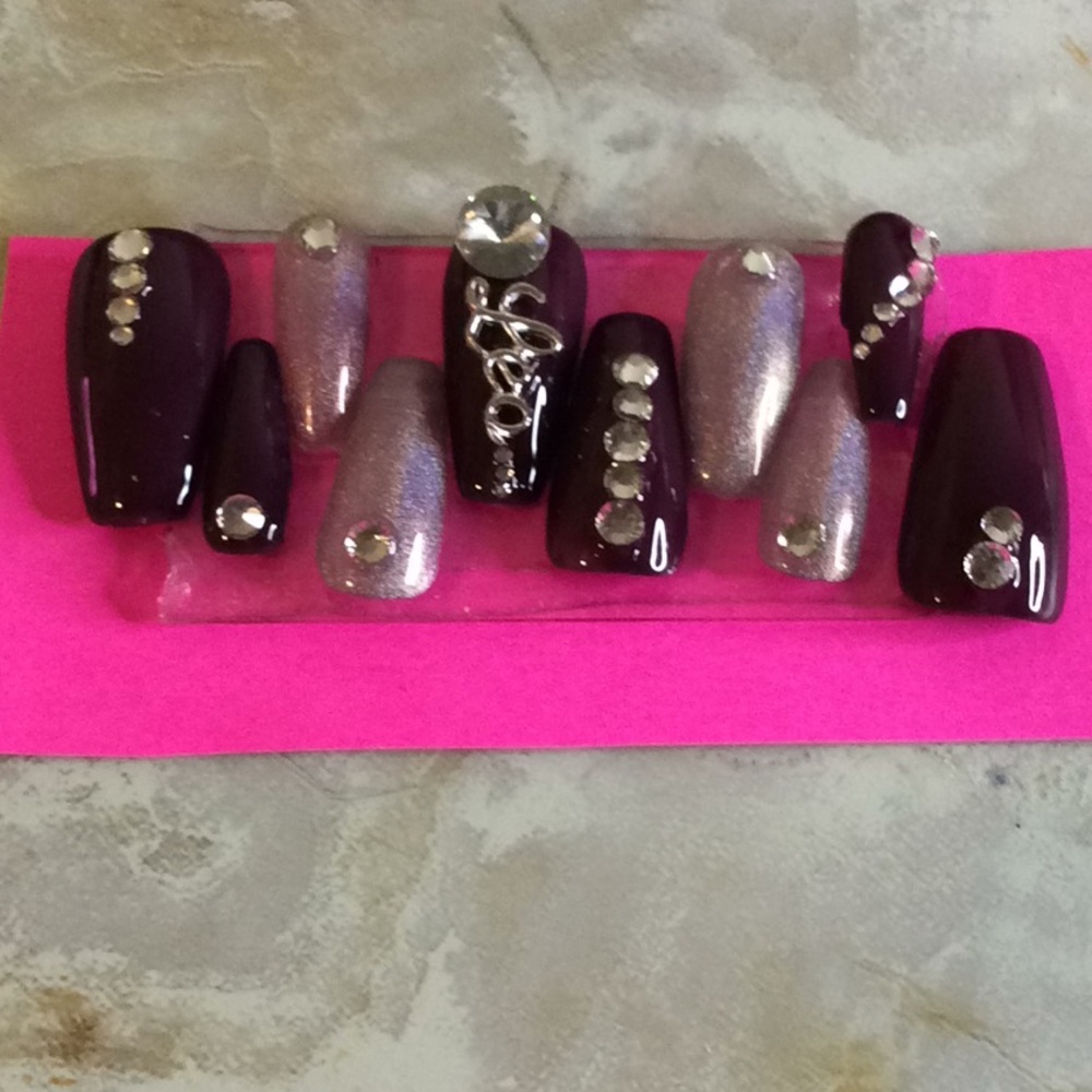 Short Dark Purple Leo Nails